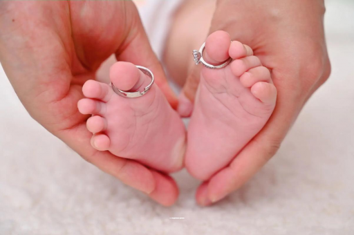 清远怀孕肚子一边高一边低